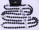 Chanel Black/White Pearl Necklace Replica #1