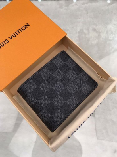 Louis Vuitton N62663