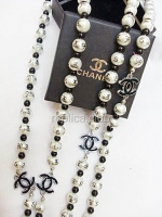 Chanel Real Blanco / Negro Collar Replica